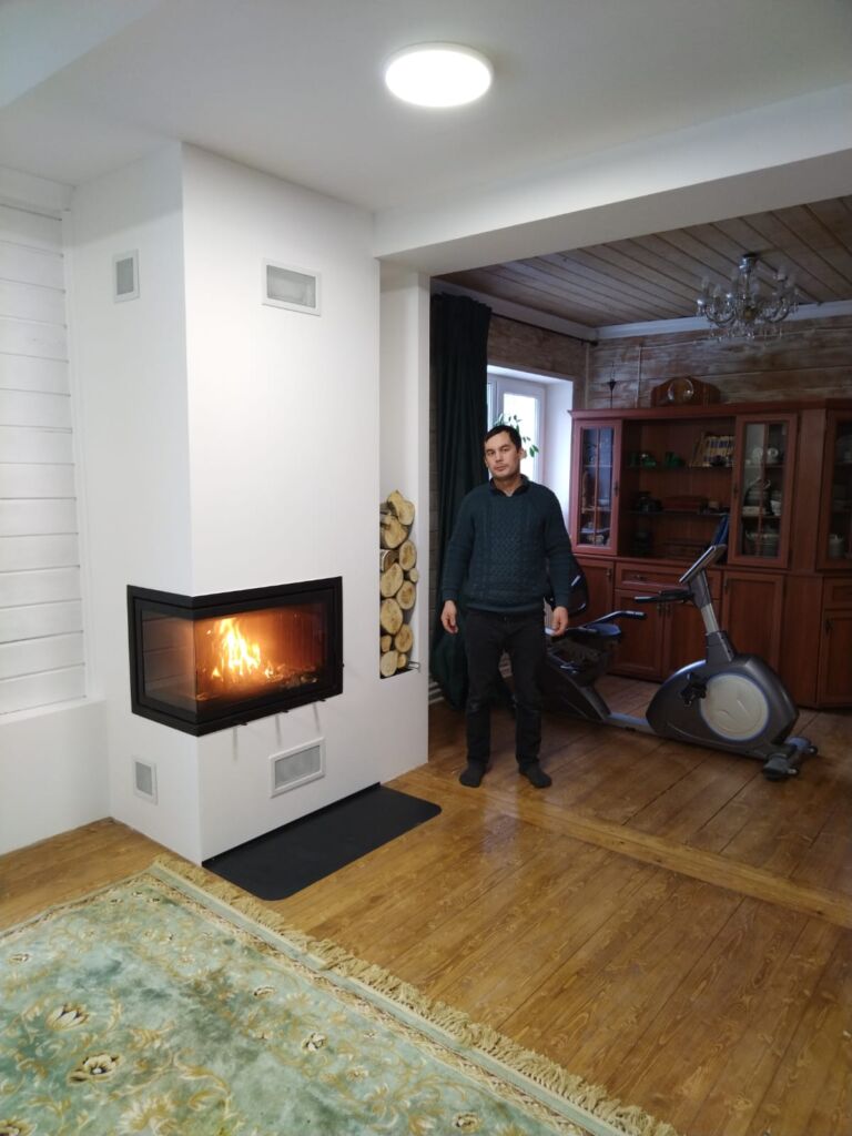 Комбинированный барбекю комплекс из кирпича и дерева